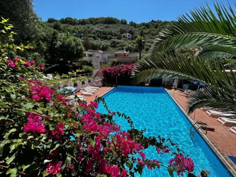 Un Paradiso A Sorrento Con Piscina Massa Lubrense Buitenkant foto