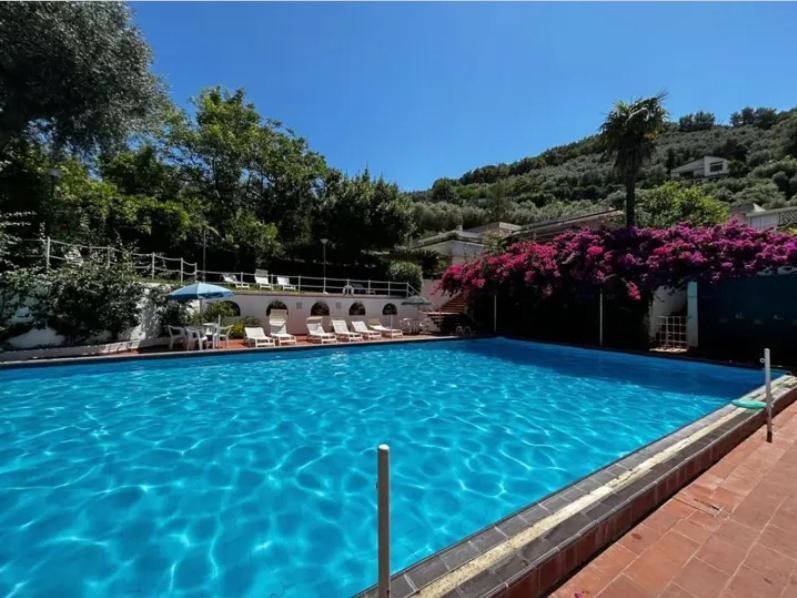Un Paradiso A Sorrento Con Piscina Massa Lubrense Buitenkant foto